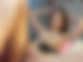 Live cam show with NanetteStatzer - Upskirt on Camsoda