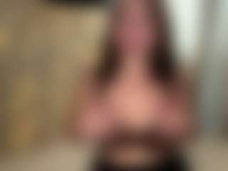 Live cam show with Lia - Cosplay Big Tits on AdultVida.com