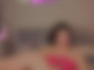 Live cam show with Vivien - Upskirt on Camsoda