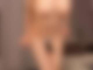 AdelleIbey's Live Sex Cam Show