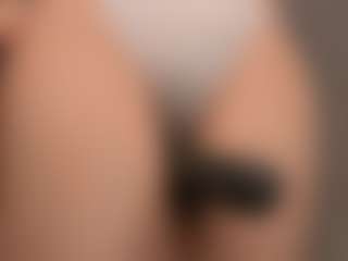 AdelleIbeys Live-Sex-Cam-Show