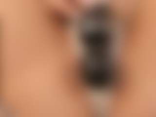 AdelleIbey's Live Sex Cam Show