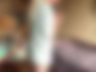 Live cam show with Lilith - Smoking on livesuperchat.net