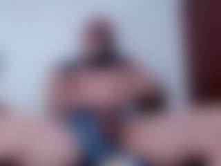 Live cam show with morbosoHOT37 - Nipple Piercings on Cam Slut