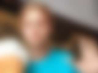 Live cam show with Kira - Cock Rating on Milfs Live