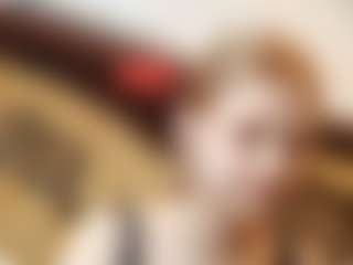 Live cam show with Kira - Cute on fuklive.com