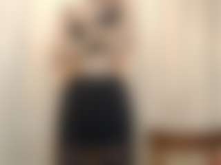 Live cam show with Kira - Tiny Tits on xDating