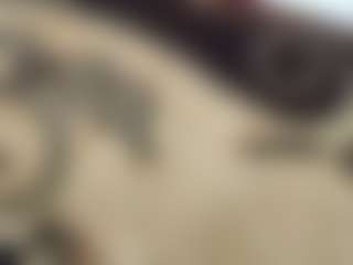 Live cam show with Kira - Moaning on milfzrlive.com