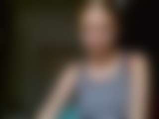 Live cam show with Kira - Moaning on live18s.com