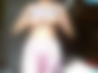 Live cam show with Kira - Dirty Talk on intimatelivegirls.com