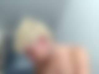 Live cam show with dannthestiff - Smoking on madthumbs