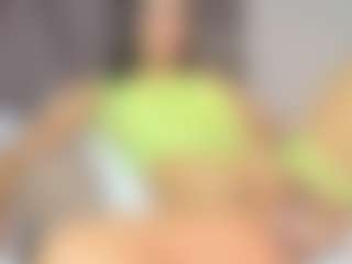 Live cam show with Amara-Rosseee - Oil on Camming Site