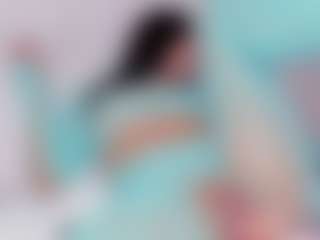 Live cam show with Amara-Rosseee - Average on Mixed Magazine Live