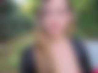 Live cam show with Dionekiss - Green Eyes on madthumbs