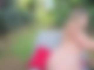 Live cam show with Dionekiss - Body Massage on Camsoda