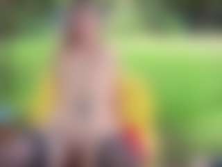 Live cam show with Dionekiss - Fuck Machine on Camsoda