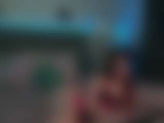Live cam show with Kira-Moonnn - Vr on Livezox