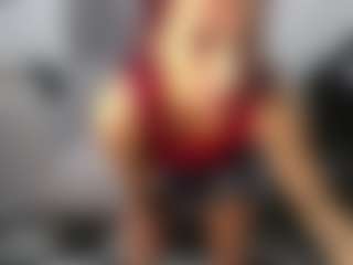 Live cam show with LAURA - Heels on Camsoda