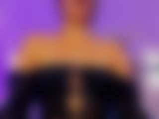 Live cam show with Luna Celeste - Body Massage on liverealitysex.com