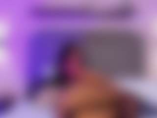 Live cam show with Luna Celeste - Thin on AdultVida.com
