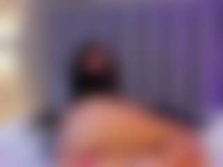 Live cam show with Luna Celeste - Thin on CamClone