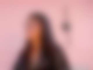Live cam show with Mia Collins - Middle Aged on hotwifechat.live