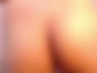 Live cam show with Mia Collins - Ball Sucking on anonymated.com