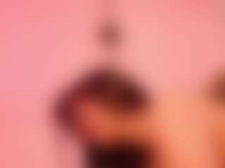 Live cam show with Mia Collins - Ball Sucking on live18s.com