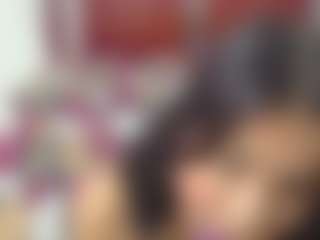 Live cam show with aitana-smith - Body Massage on Chatstar