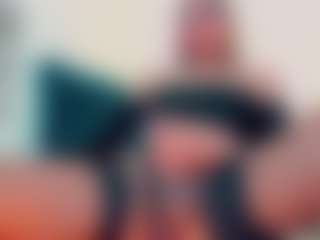 amanda-cax's Live Sex Cam Show
