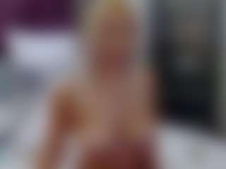 Live cam show with BriannaSpiceX - Blonde Hair MILF on Milfs Live