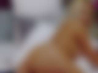 BriannaSpiceX MILF webcam performer live streaming