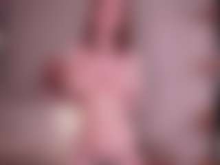 Live cam show with JoanWittig - Green Eyes on MyBangCams
