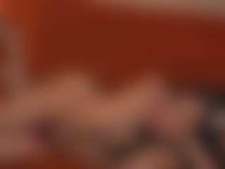 Spettacolo in cam dal vivo con LeeannVides - Body Massage su Camsoda