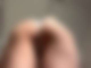 Live cam show with RavenPiszczatowski - American Blonde Hair on madthumbs | united kingdom