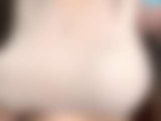 Live cam show with RavenPiszczatowski - American Blonde Hair on Milfs Live | united kingdom
