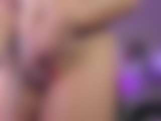 Vaiiolett-t's Live Sex Cam Show