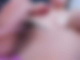Live-Cam-Show mit Valery-More - Double Penetration auf Camsoda