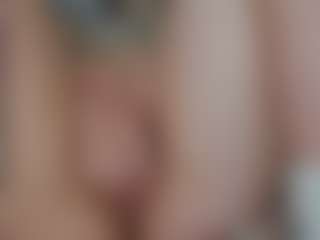Live cam show with TynishaWilder - Striptease on Sweet Sext