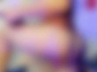 Live cam show with Alice-Yermanotta - Black Hair on Camsoda