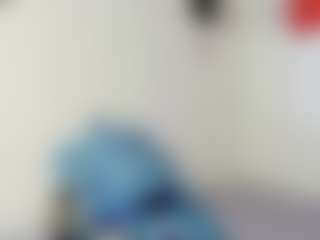 Live cam show with Alice-Yermanotta - Black Hair on Camsoda
