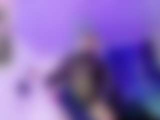 Live cam show with Alice-Yermanotta - Black Hair on Camsoda