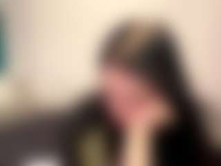 Live cam show with Luna - Nipple Piercings on AdultVida.com