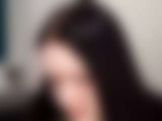 Live cam show with Luna - Petite on Camming Site