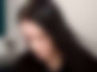 Live cam show with Luna - Petite on fapnchat