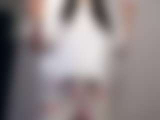 Live cam show with Luna - Genital Piercings on Camming Site