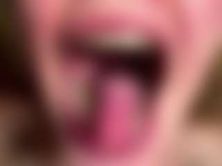 CharaDeatherage's Live Sex Cam Show
