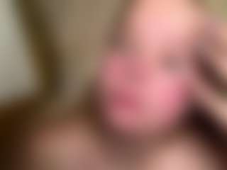 Live cam show with CharaDeatherage - Blue Eyes on xxxlivecams.org