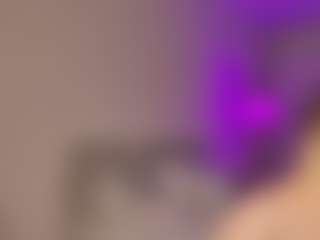Live cam show with Seravine - Camel Toe on slutload