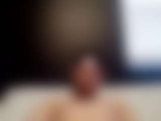 tallhungcloudyy's Live Sex Cam Show